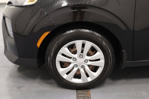 Used 2021 Kia Soul LX image 23