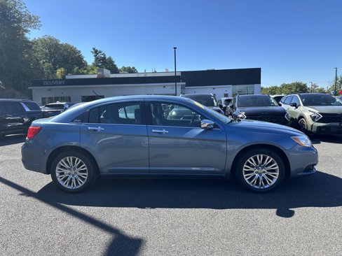 Used 2011 Chrysler 200 Limited image 4