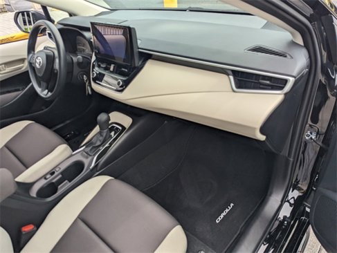 Used 2025 Toyota Corolla LE image 16