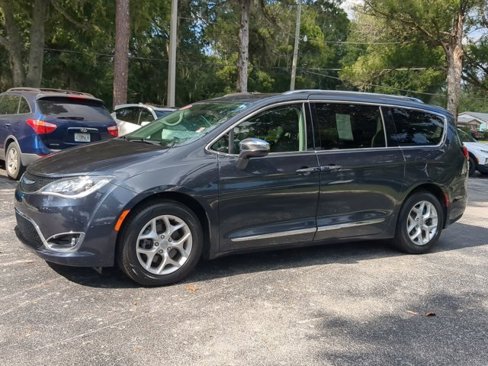 Used 2020 Chrysler Pacifica Limited image 8