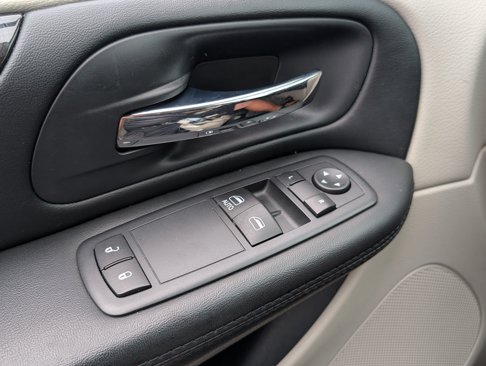 Used 2016 Dodge Grand Caravan SE w/ Quick Order Package 29E SE image 19