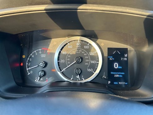Used 2021 Toyota Corolla LE image 22