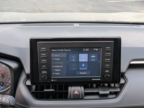Used 2021 Toyota RAV4 XLE image 28