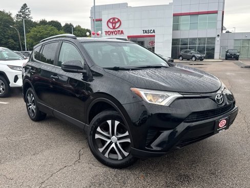 Used 2016 Toyota RAV4 LE image 1