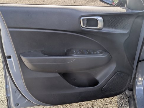 Certified 2023 Hyundai Venue SE image 8