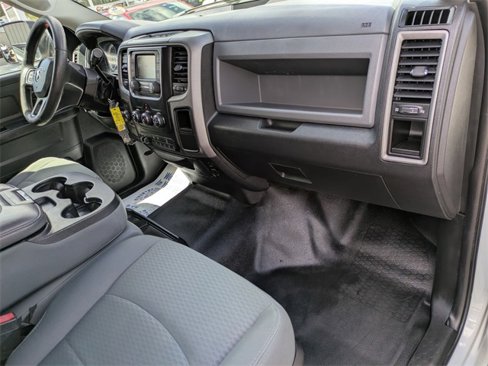 Used 2016 RAM 2500 Tradesman w/ Chrome Appearance Group image 28