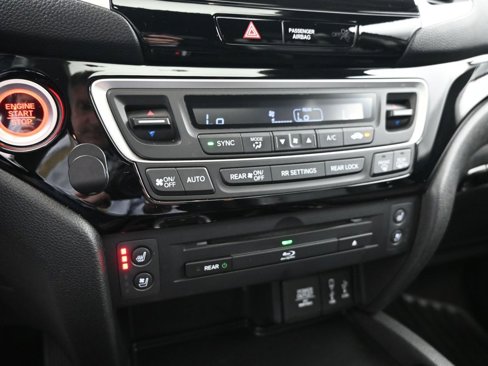 Used 2017 Honda Pilot Elite image 18