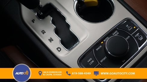 Used 2013 Jeep Grand Cherokee Overland image 25