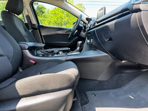 Used 2015 MAZDA MAZDA3 i Touring w/ Technology Package image 13
