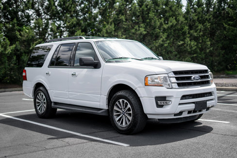 Used 2017 Ford Expedition XLT image 3