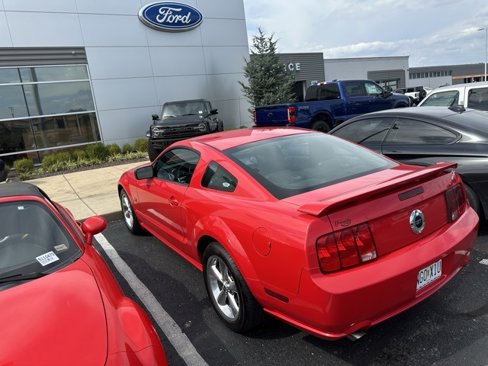 Used 2006 Ford Mustang GT image 2
