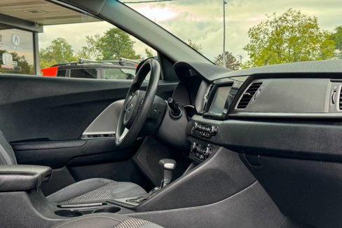 Used 2019 Kia Niro LX image 11