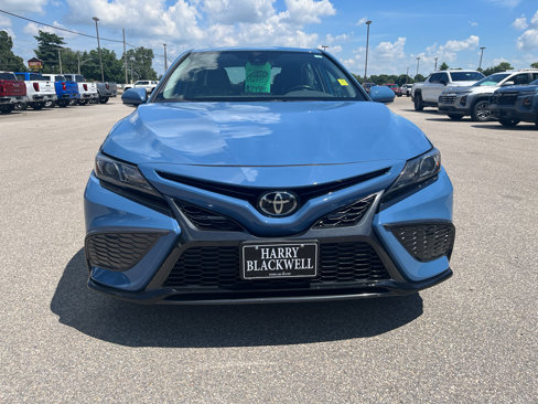 Used 2023 Toyota Camry SE image 3