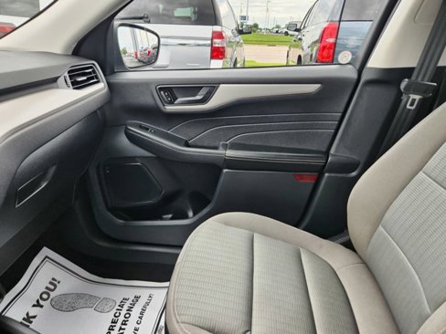 Used 2022 Ford Escape S image 14