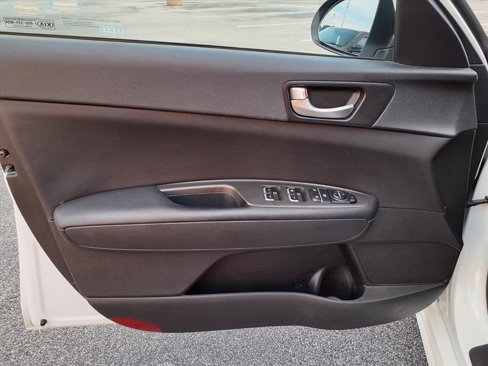 Used 2018 Kia Optima S image 26