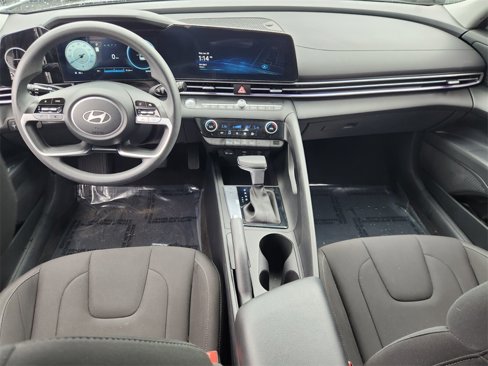 Certified 2024 Hyundai Elantra SEL image 11
