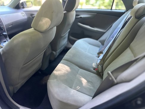 Used 2010 Toyota Corolla LE image 11