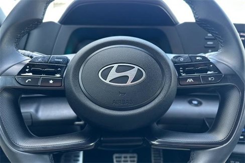Used 2025 Hyundai Elantra Sport image 23