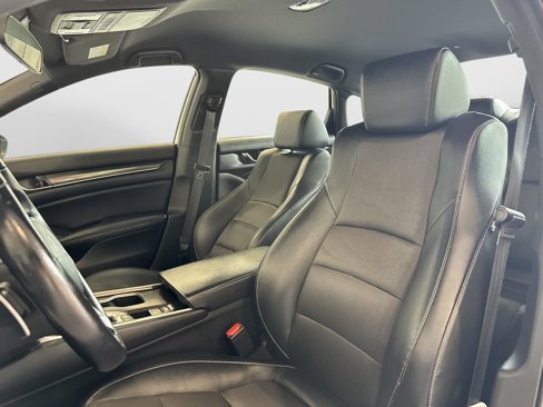 Used 2018 Honda Accord Sport image 26