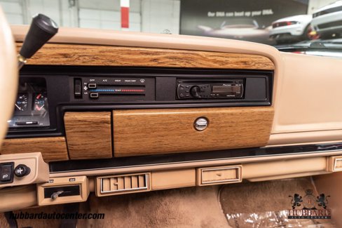 Used 1991 Jeep Grand Wagoneer image 19