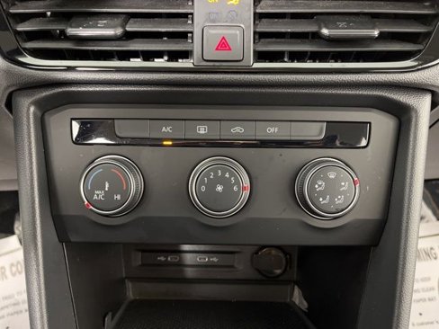 Used 2022 Volkswagen Taos S image 27
