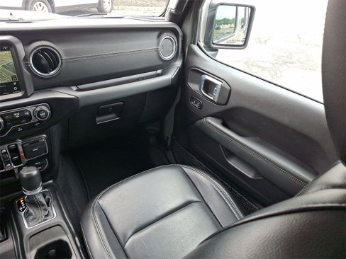Used 2023 Jeep Wrangler Unlimited Sahara image 11