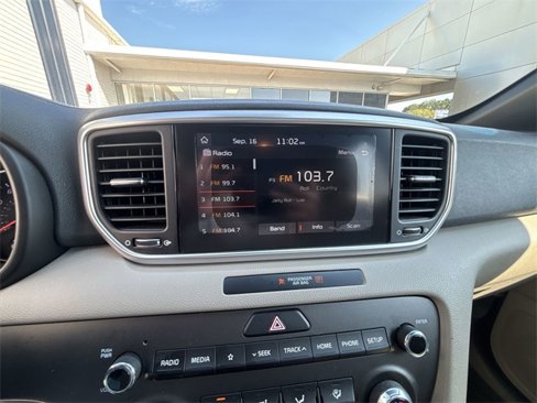 Used 2020 Kia Sportage S image 12