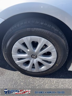 Used 2019 Toyota Prius L Eco image 12