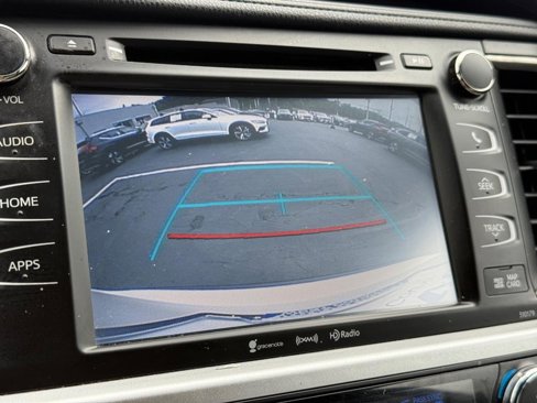 Used 2018 Toyota Highlander XLE image 23