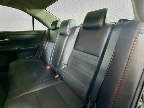 Used 2017 Toyota Camry SE image 22