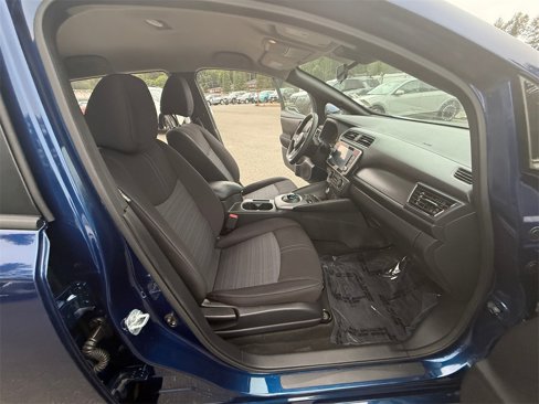 Used 2023 Nissan Leaf S image 15