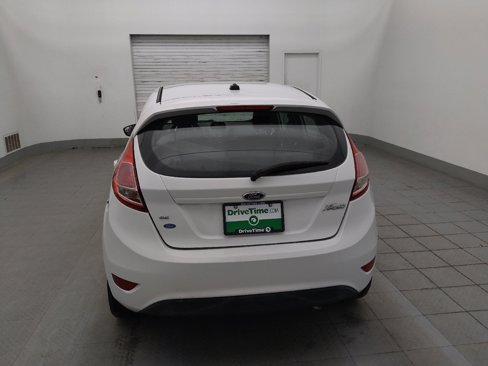 Used 2017 Ford Fiesta SE image 6