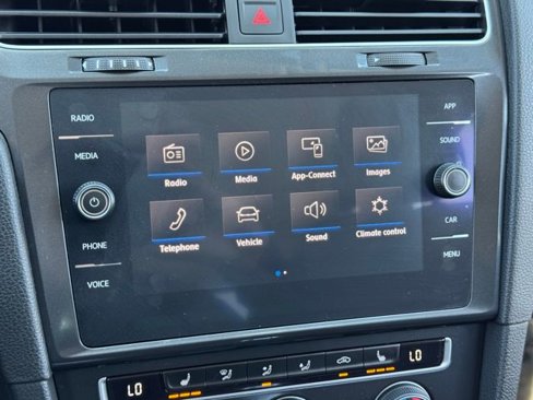 Used 2019 Volkswagen e-Golf SE w/ Driver Assistance Package image 10