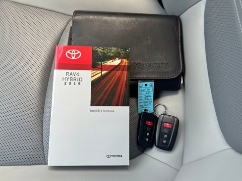 Used 2019 Toyota RAV4 Limited image 36