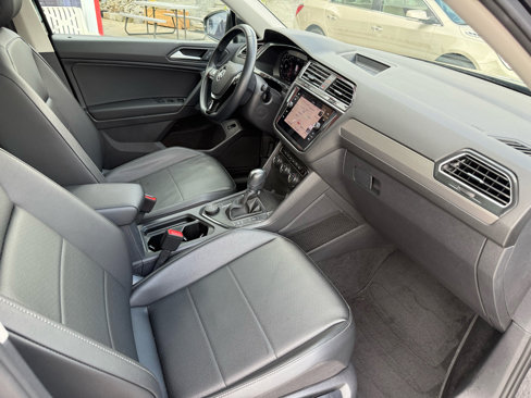 Used 2019 Volkswagen Tiguan SEL w/ 3rd Row Seat Package image 18