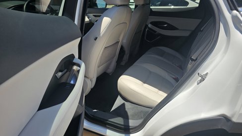 Used 2018 Jaguar E-PACE SE image 21