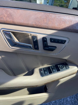 Used 2011 Mercedes-Benz E 350 4MATIC Sedan image 20