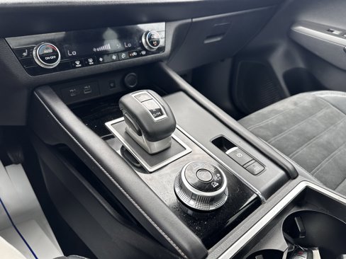 Used 2022 Mitsubishi Outlander SE image 15