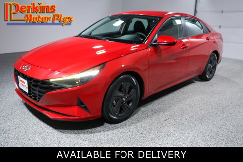 Used 2022 Hyundai Elantra SEL image 1