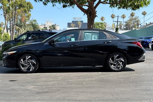 Used 2025 Hyundai Elantra SEL image 7