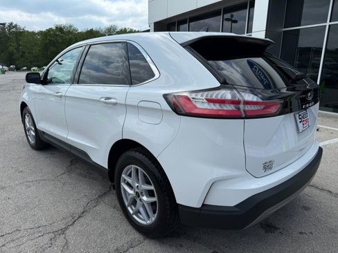 Used 2024 Ford Edge SEL image 5