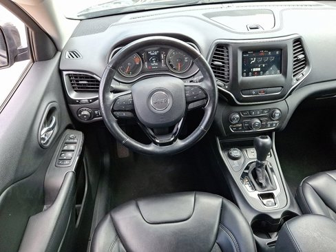 Used 2020 Jeep Cherokee Latitude Plus image 12