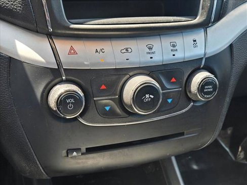Used 2017 Dodge Journey SE image 21
