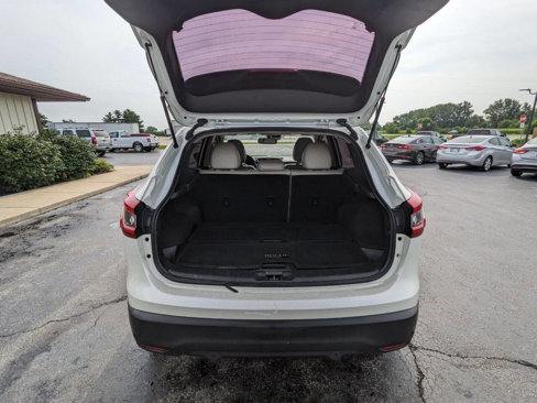 Used 2020 Nissan Rogue Sport SL w/ Premium Package image 12