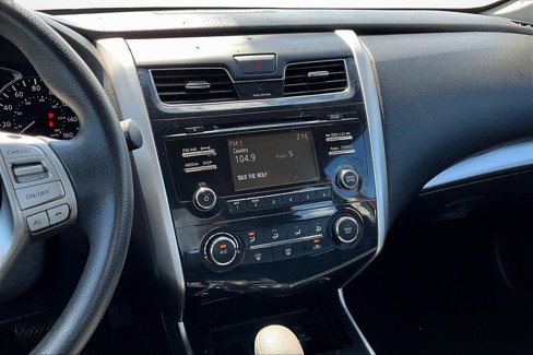 Used 2014 Nissan Altima 2.5 S w/ Display Audio Package image 7