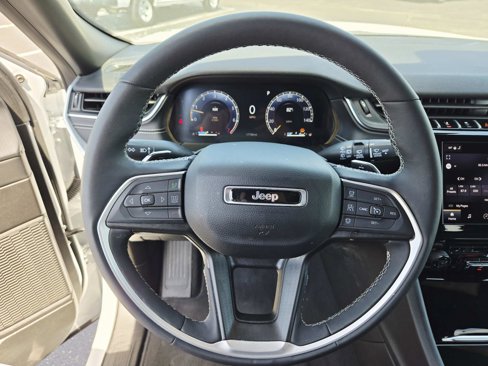 Used 2024 Jeep Grand Cherokee Altitude image 21