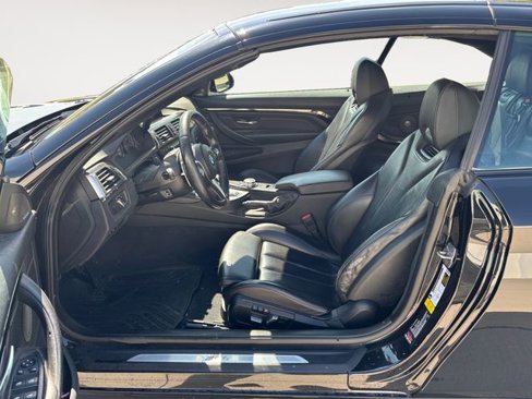 Used 2016 BMW M4 Convertible image 21