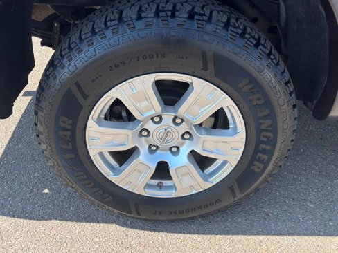 Used 2017 Nissan Titan SV image 12