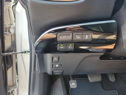 Used 2019 Toyota Prius Prime Advanced image 11