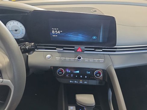 Certified 2024 Hyundai Elantra SEL image 7